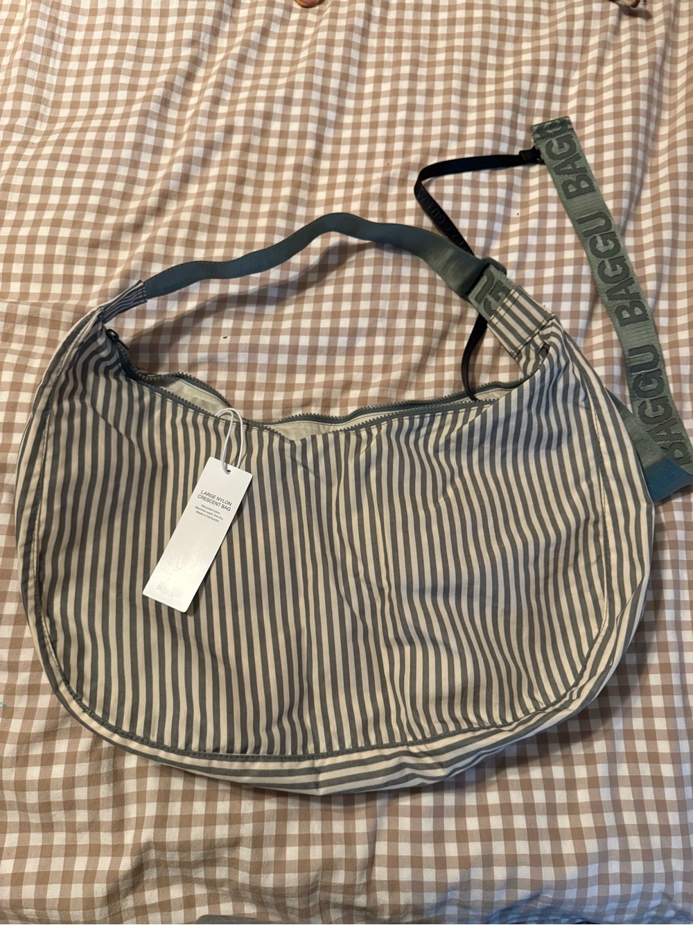 Baggu large green stripe crescent